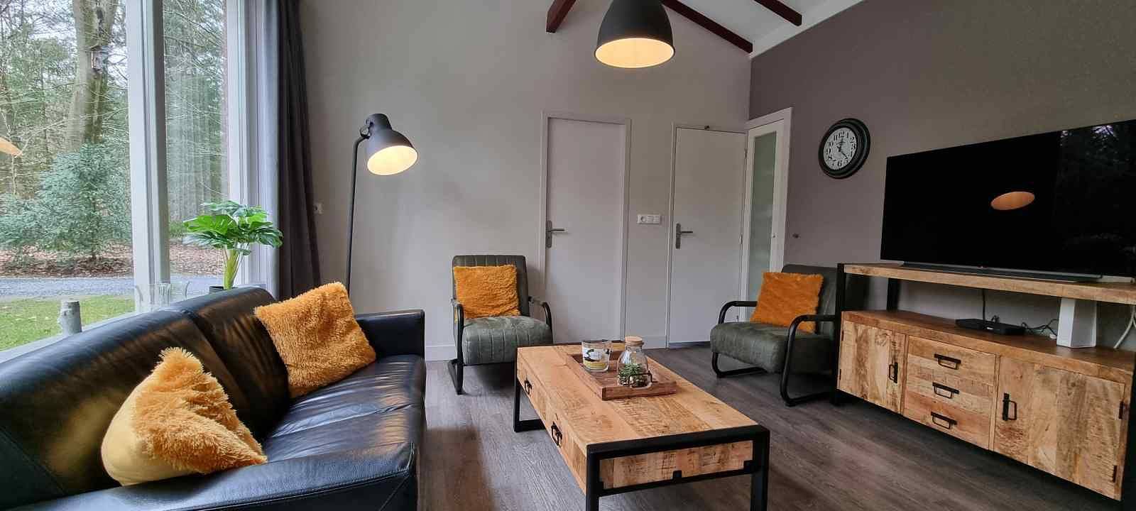 Luxuriöses 4-Personen-Ferienhaus mit Außen Spa in den Wäldern bei Epe an der Veluwe. in Epe, Veluwe