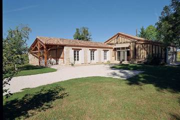 Gîte pour 10 personnes, avec jardin et sauna dans Rayet