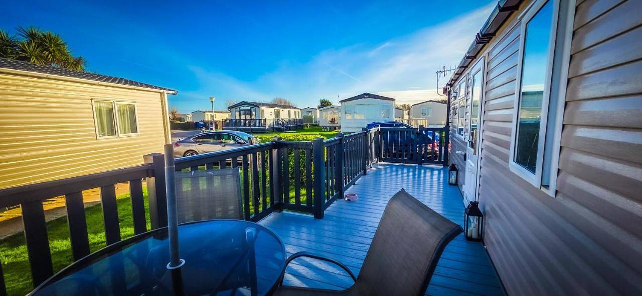 Mobile Home in Selsey, West Sussex