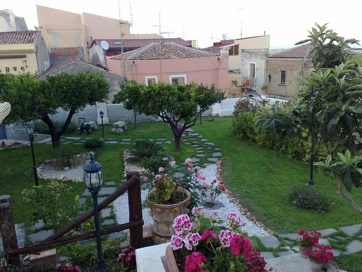 Chambre d’hôte pour 2 personnes, avec Terrasse ainsi que Jardin et Vue à Milazzo