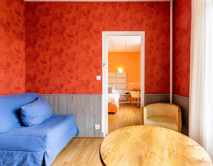 Hôtel pour 2 personnes, avec vue ainsi que jardin et piscine, animaux acceptés à Argentat - 2