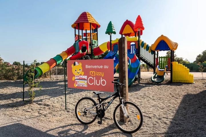 Camping für 6 Personen, mit Terrasse und Pool in Languedoc-Roussillon - 4