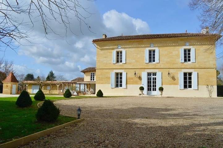 Location de vacances pour 16 personnes, avec jardin à Mouliets-et-Villemartin