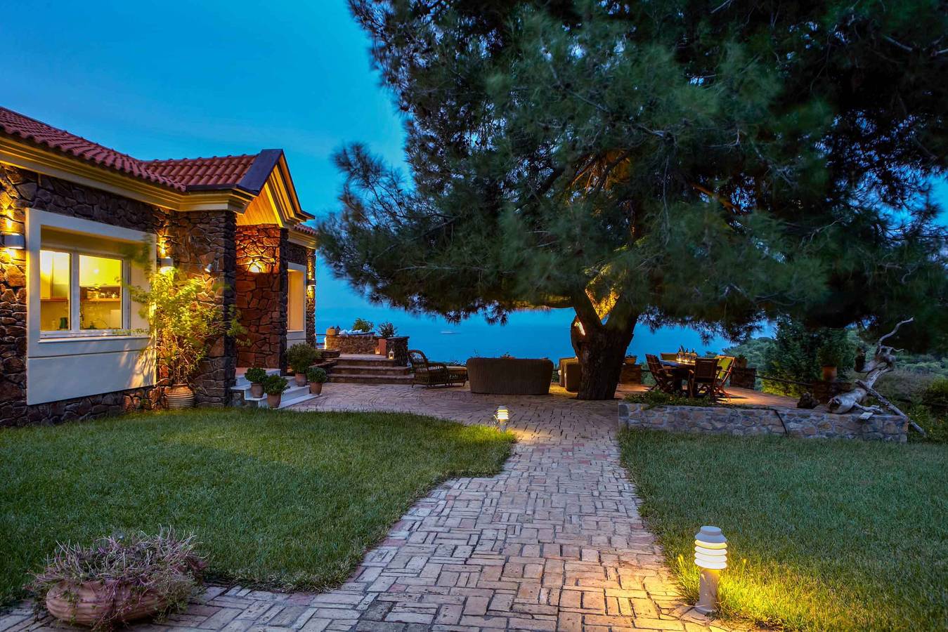 Villa Laurette Kratigos - Private Escape w/ Views in Lesbos