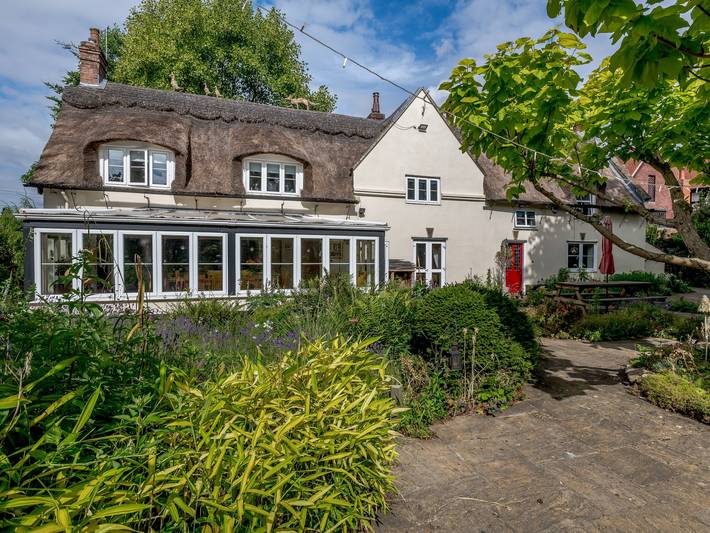 Cottage for 10 people, with garden, with pets in Norfolk