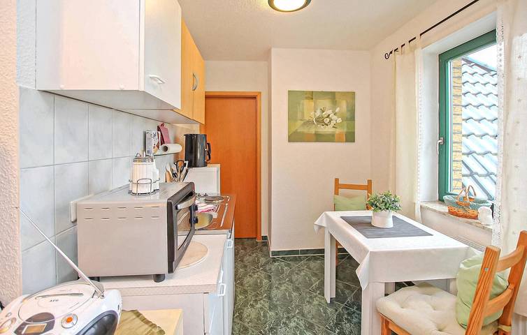 Ganze Ferienwohnung, Modernes Strandapartment mit Parkplatz und Soundsystem in Klink, Müritz