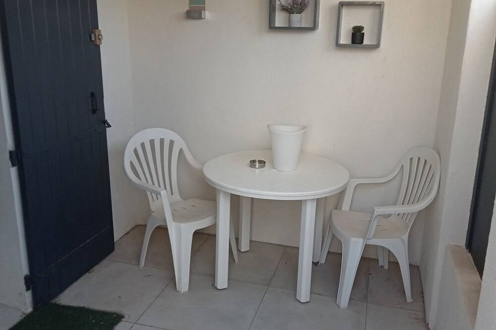 Entire apartment, Getaway in Fontvieille, Arles region