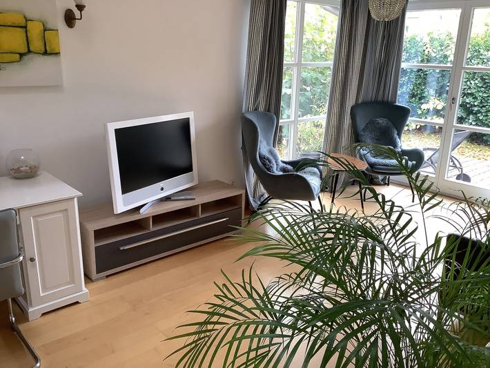 Ganze Ferienwohnung, Ferienwohnung Schader - Ferienwohnung mit sep. Schlafzimmer, Terrasse, 100qm in Prien, Prien am Chiemsee