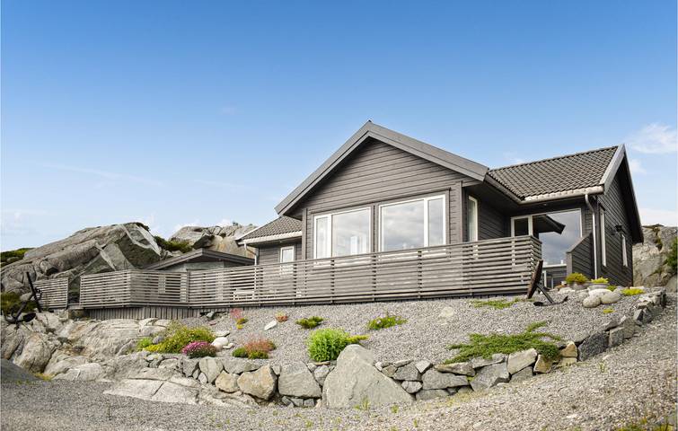 Ferienhaus für 8 Personen, mit Terrasse und Garten in Sveio