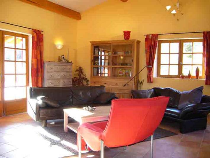Gîte pour 4 personnes, avec piscine, adapté aux familles à Mévouillon - 3