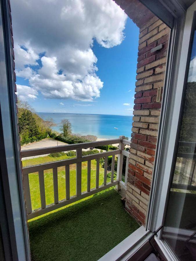 Appartement entier, Appartement pleine vue mer au bord de la plage in Étables-sur-Mer, Côte de Goëlo