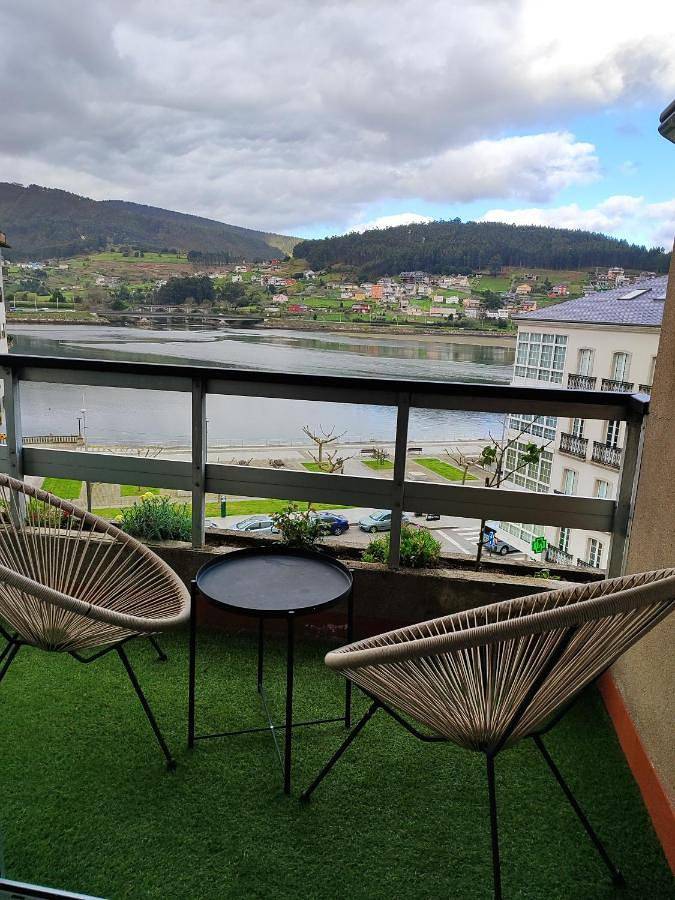Apartamento para 4 personas, con vistas y terraza en Viveiro