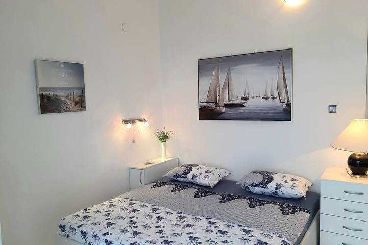 Ganze Wohnung, Wohnung Mit Grosser Terrasse Und Magnificant Sea View, 300 m Vom Strand in Raša, Ostküste Istrien