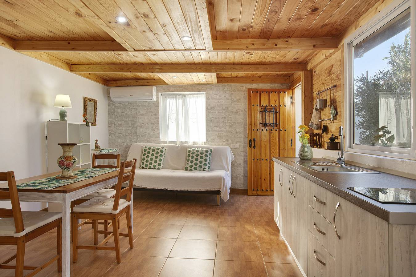 Entire apartment, Apartment Sunset Windsurf Near the Beach with Wi-Fi, A/C & Terrace in Pozo Izquierdo, Santa Lucía de Tirajana