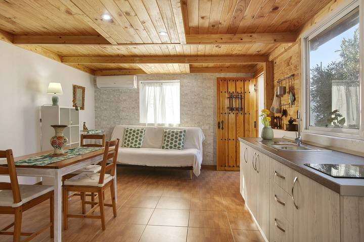 Apartment Sunset Windsurf Near the Beach with Wi-Fi, A/C & Terrace