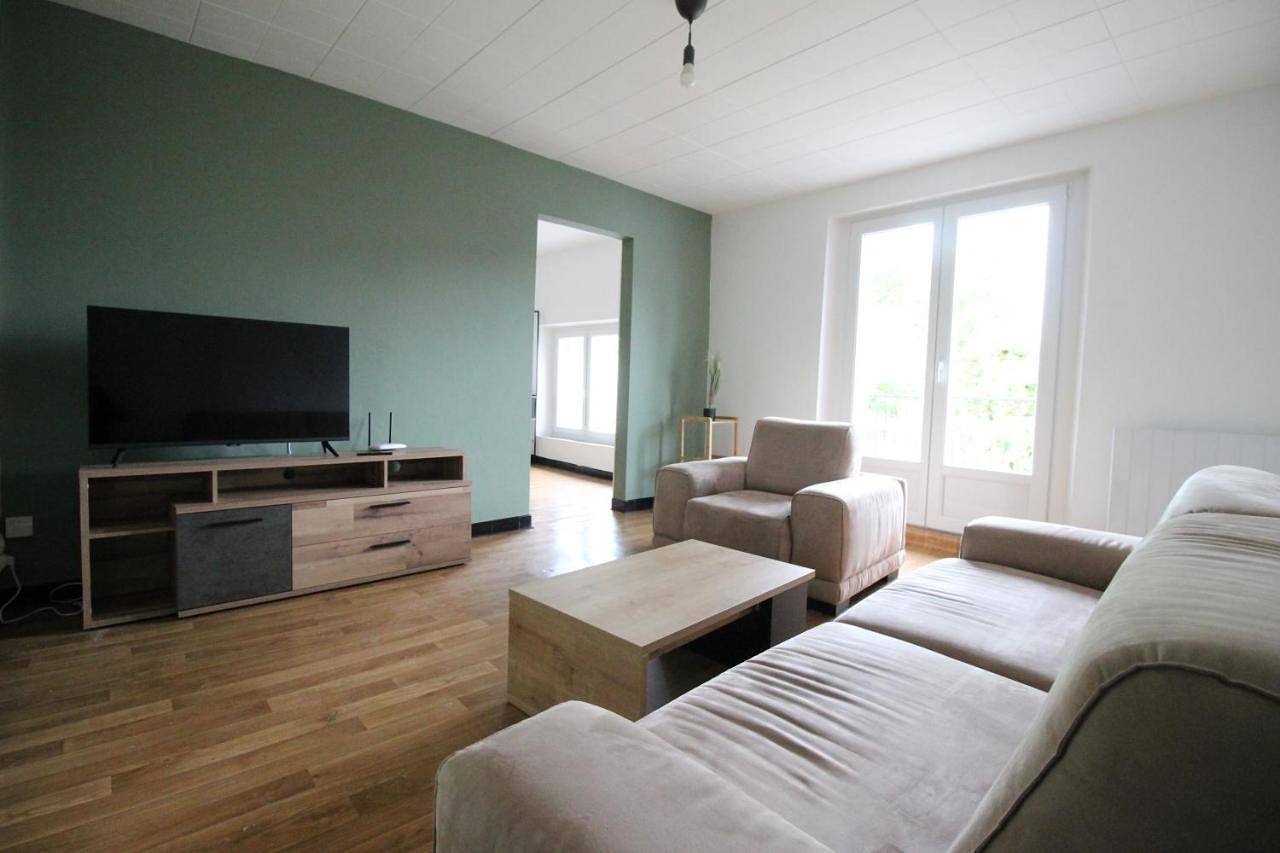 Appartement entier, Three-Bedroom Apartment in Thierville-sur-Meuse, Verdun