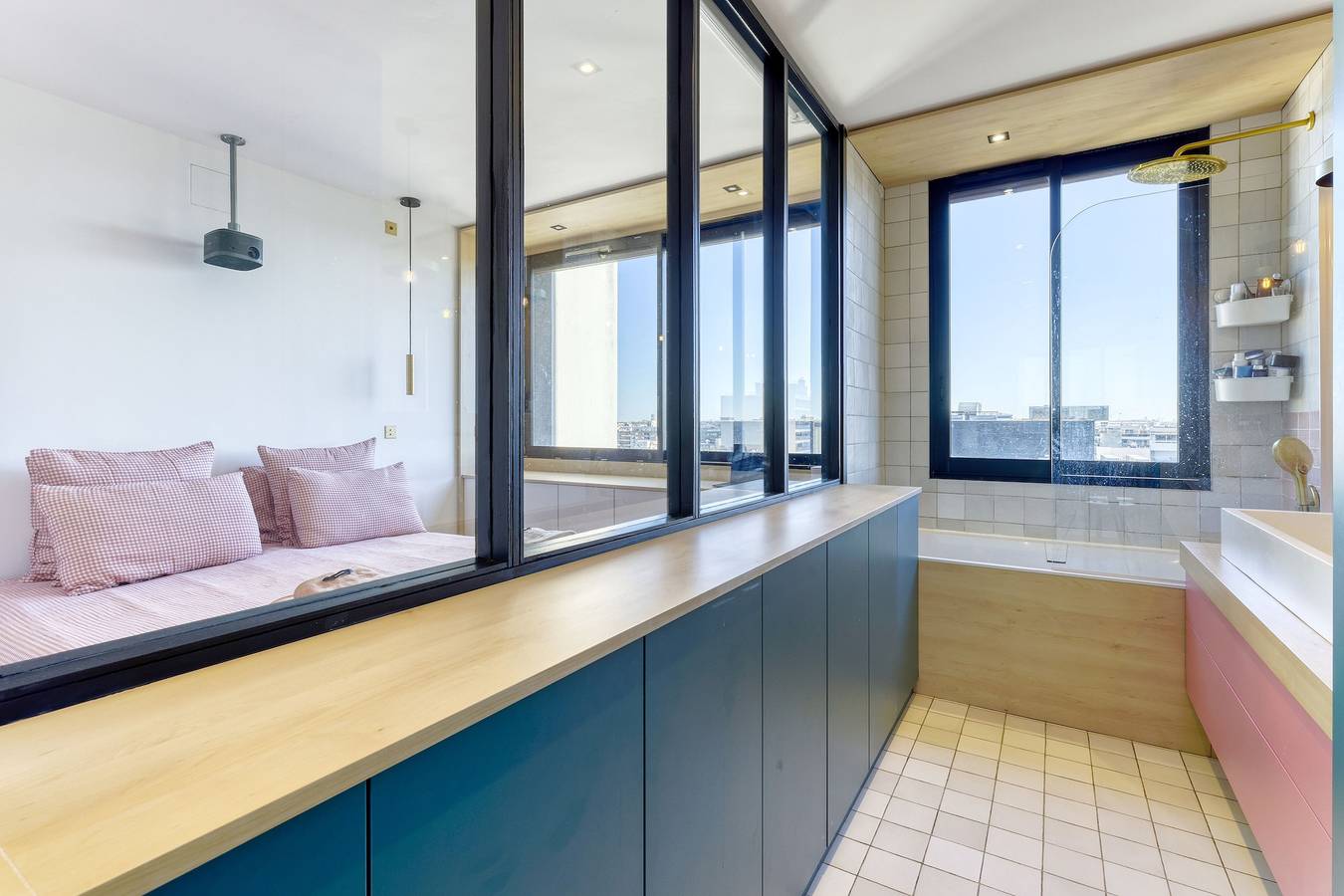 Appartement entier, L'Atelier de Sèvres - 2 places de parking in Boulogne-Billancourt, Hauts-de-Seine