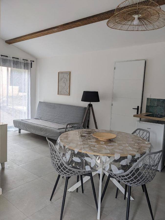 Appartement de vacances pour 4 personnes, avec jardin ainsi que piscine et vue