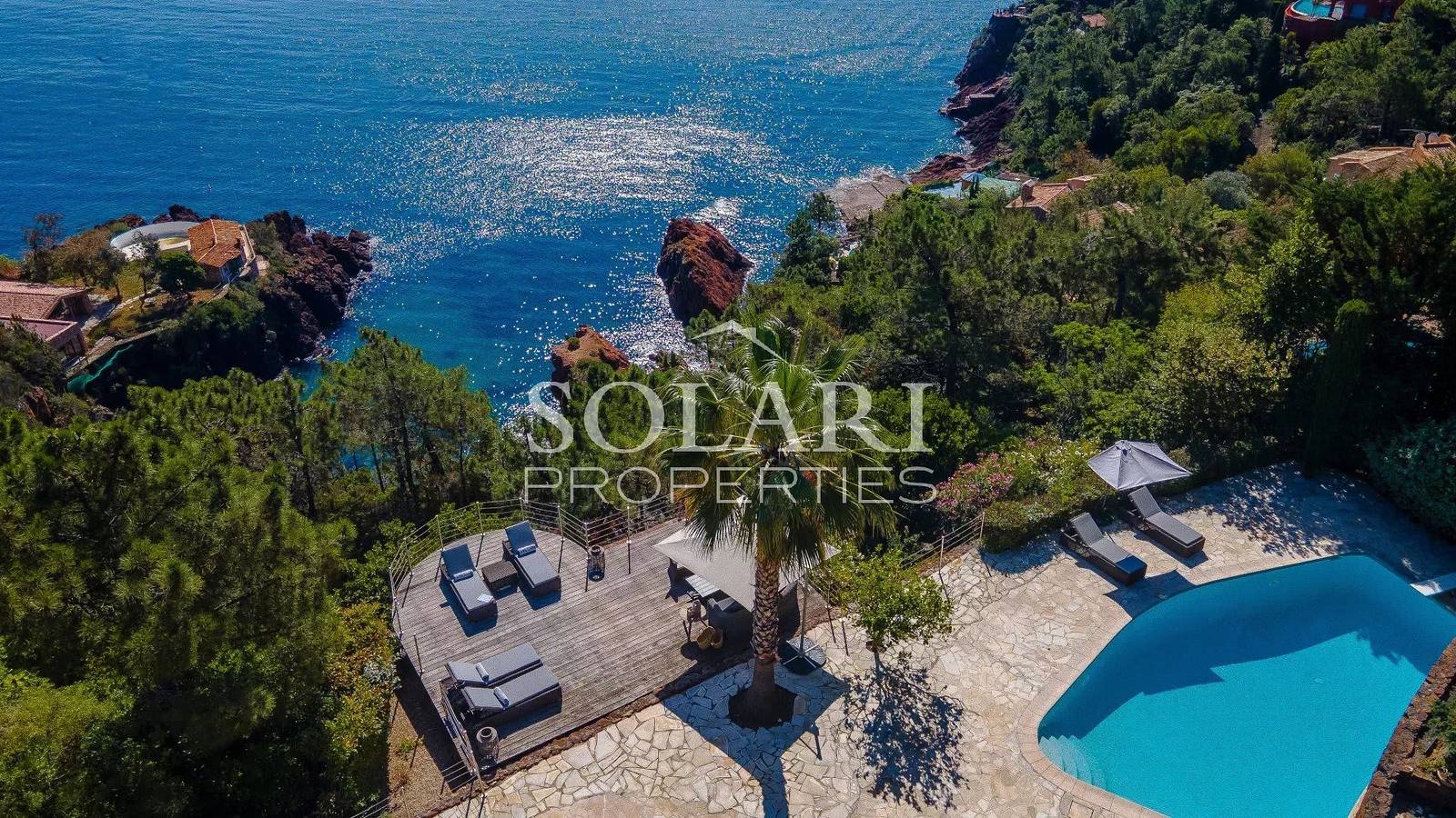 Villa with pool in Theoule - 8 guests in Théoule-sur-Mer, Massif de l'Esterel