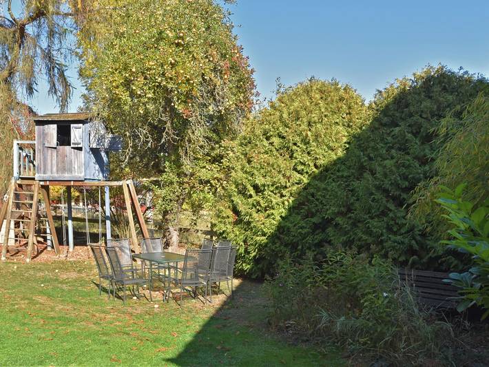 Geräumiges Ferienhaus in Hessen mit Garten in Waldeck, Landkreis Waldeck-Frankenberg
