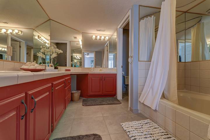 Vacation rental for 10 people, with balcony and pool as well as hot tub in St. George (UT)