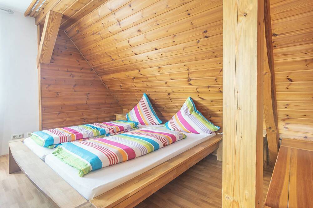 Ganze Wohnung, Alpen-hostel Südgrat 8, Buxacher Straße 23 mit Motorradvermietung in Memmingen, Bayerisch Schwaben