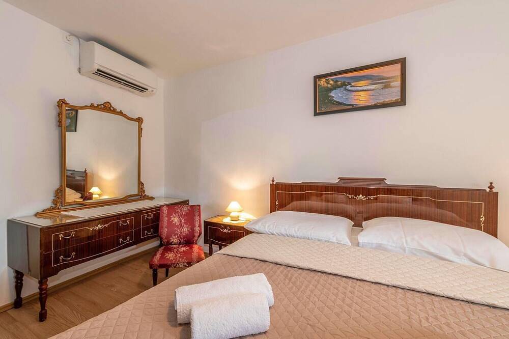 Geweldig huis in Erzisce met jacuzzi in Oostkust Istrië