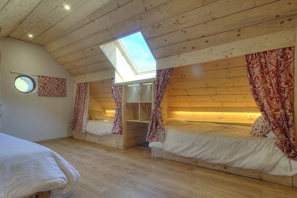 Gîte Ludivine et Péluchet in Chézery-Forens, Parc naturel régional du Haut-Jura