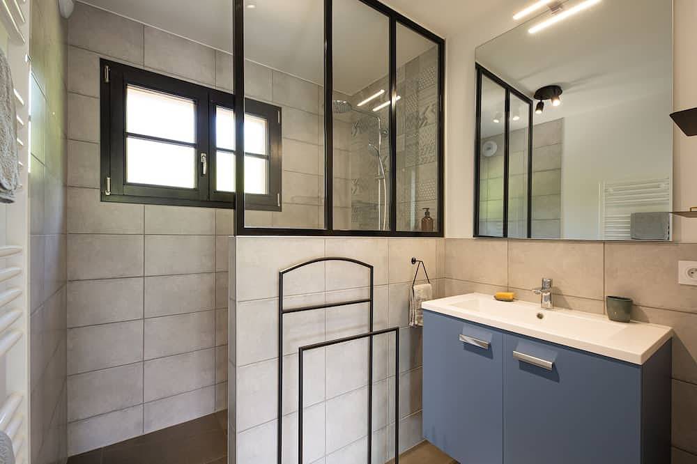 Appartement entier, Les Pieds dans l'Eau - Talloires, Lac d'Annecy in Talloires-Montmin, Région d'Annecy