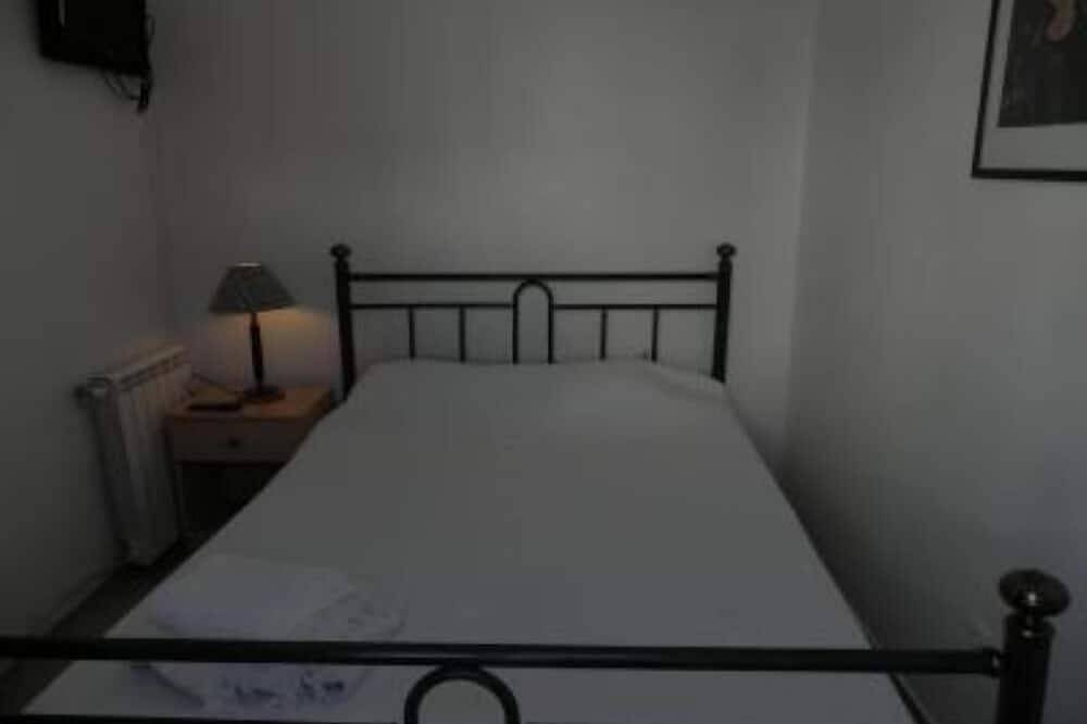 Kleine Villa mit 3 Schlafzimmer, 2 Badezimmer, Wi-Fi, Klimaanlage, Schwimmbad. muitos in Silves, Faro Distrikt