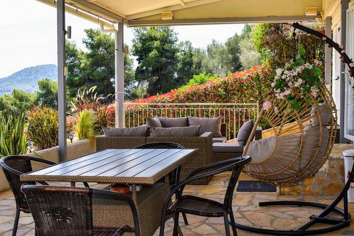 Ferienhaus für 4 Personen, mit Balkon und Terrasse sowie Garten und Ausblick in Tolo