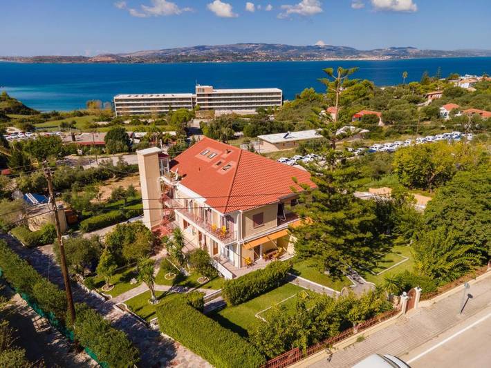 Διαμερίσματα διακοπών για 3 άτομα, με Μπαλκόνι και Ταράτσα καθώς και Κήπο και Πισίνα στη Λάσση