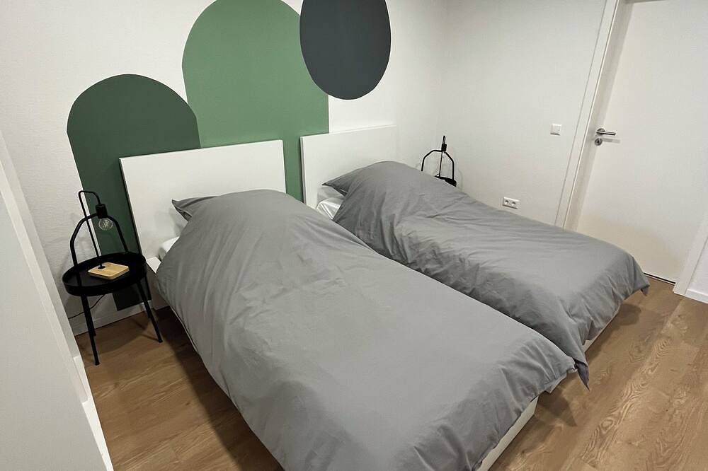 Ganze Wohnung, Renovierte Ferienwohnung / Pendlerwohnung in ruhiger Lage mit Parkmöglichkeiten in Bissingen an der Teck, Albsteig Etappe 8