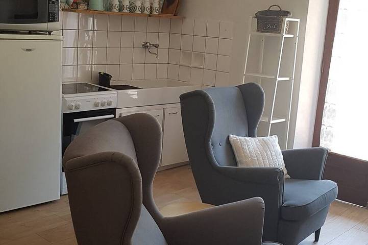 Gîte pour 2 personnes, avec balcon et jardin à Aubin