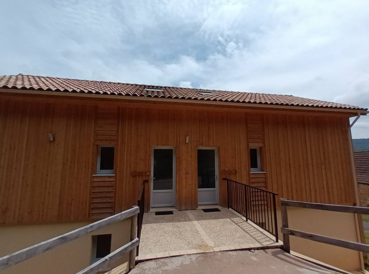 Appartement entier, Gîte "Les Falaises" 90 m² - Le Séchoir des Acacias in Saint-Léon-sur-Vézère, Périgord Noir