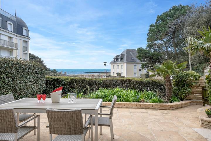 Gîte pour 4 personnes, avec Terrasse dans Port de Gourmalon
