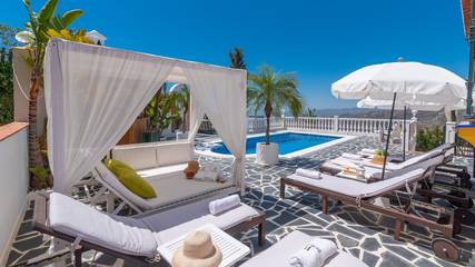 Casa rural para 8 personas, con balcón/terraza y piscina en Torrox