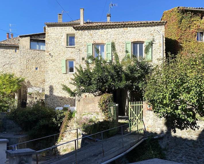 Gîte pour 4 personnes, avec Jardin et Vue à Meyrannes