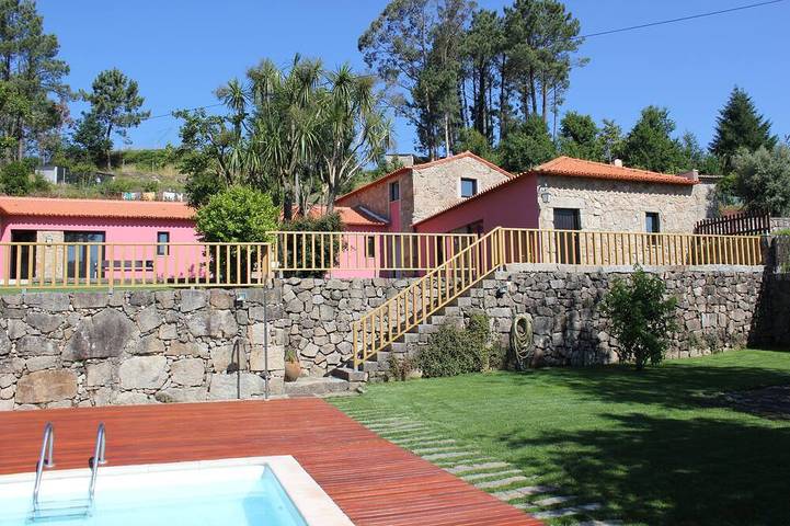 Gîte pour 12 personnes, avec balcon et jardin