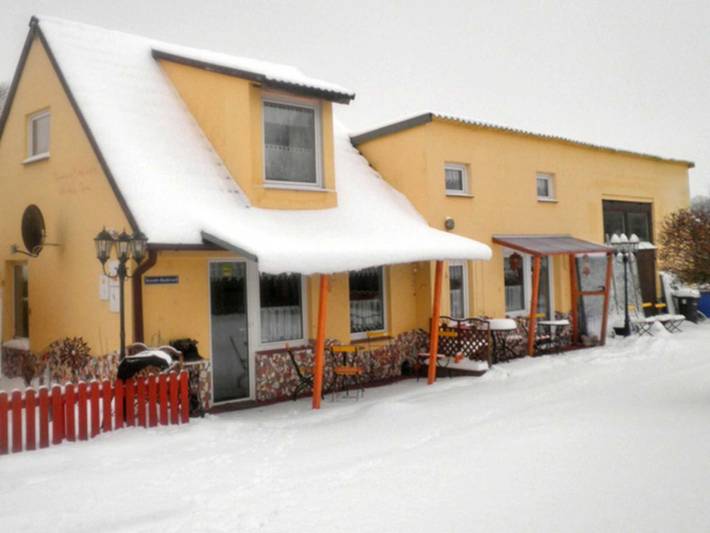 Ferienwohnung für 4 Personen, mit Terrasse und Garten, mit Haustier in Semlow