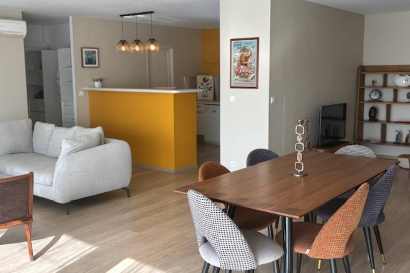 Appartement entier, Appartement lumineux et chaleureux - Isle sur la Sorgue in L'Isle-sur-la-Sorgue, Vaucluse