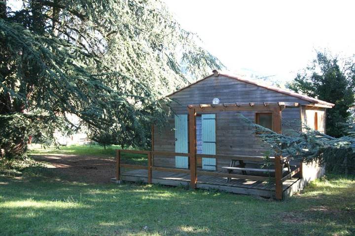 Gîte pour 6 personnes, avec piscine et sauna ainsi que jardin et vue à Saint-Julien-Molin-Molette - 3