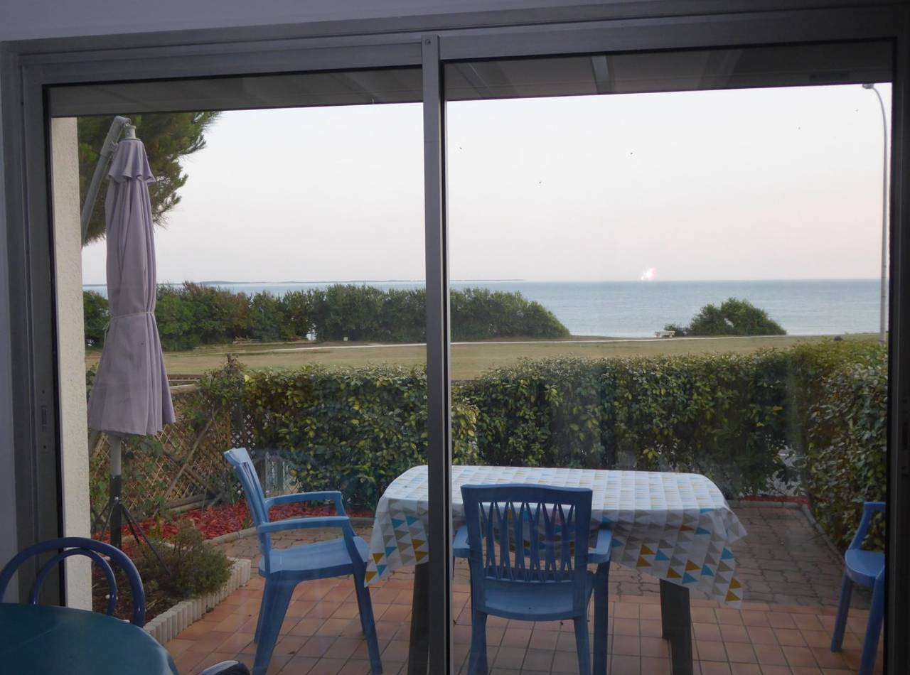Petite maison vue sur mer in Saint-Palais-sur-Mer, Côte de Beauté