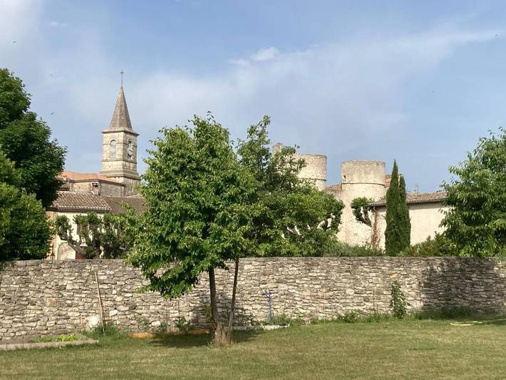 Location de vacances pour 2 personnes, avec piscine ainsi que terrasse et jardin à Taulignan - 2