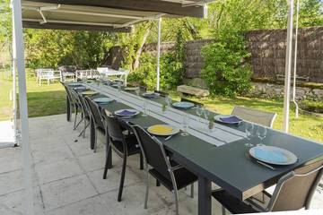 Gîte pour 15 personnes, avec terrasse et jardin, animaux acceptés à Montbazon