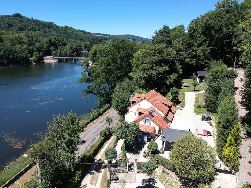 Chambre d'hôtes "Les Moulins Au Bord du Lac" - Chambre in Corancy, Parc naturel régional du Morvan