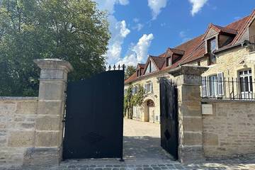 Gîte pour 6 personnes, avec jacuzzi ainsi que terrasse et jardin, animaux acceptés à Meursault