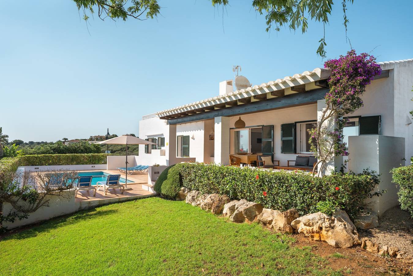 Hermosa casa de vacaciones "Bini S Aigo" con vistas al mar, Wi-Fi y piscina in Binibeca, Sant Lluís