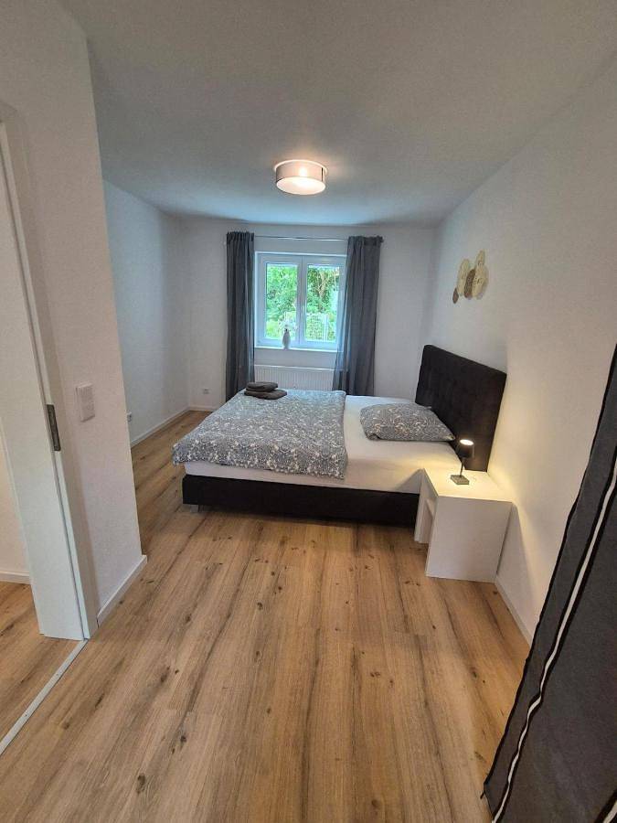 Ganze Wohnung, Großzügige 100 qm Wohnung mit 2 Schlafzimmern und großem Wohnzimmer in Bad Abbach, Ostbayern