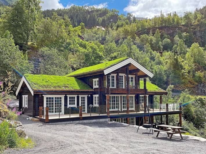 Location de vacances pour 9 personnes, avec terrasse, adapté aux familles dans Geiranger - 2